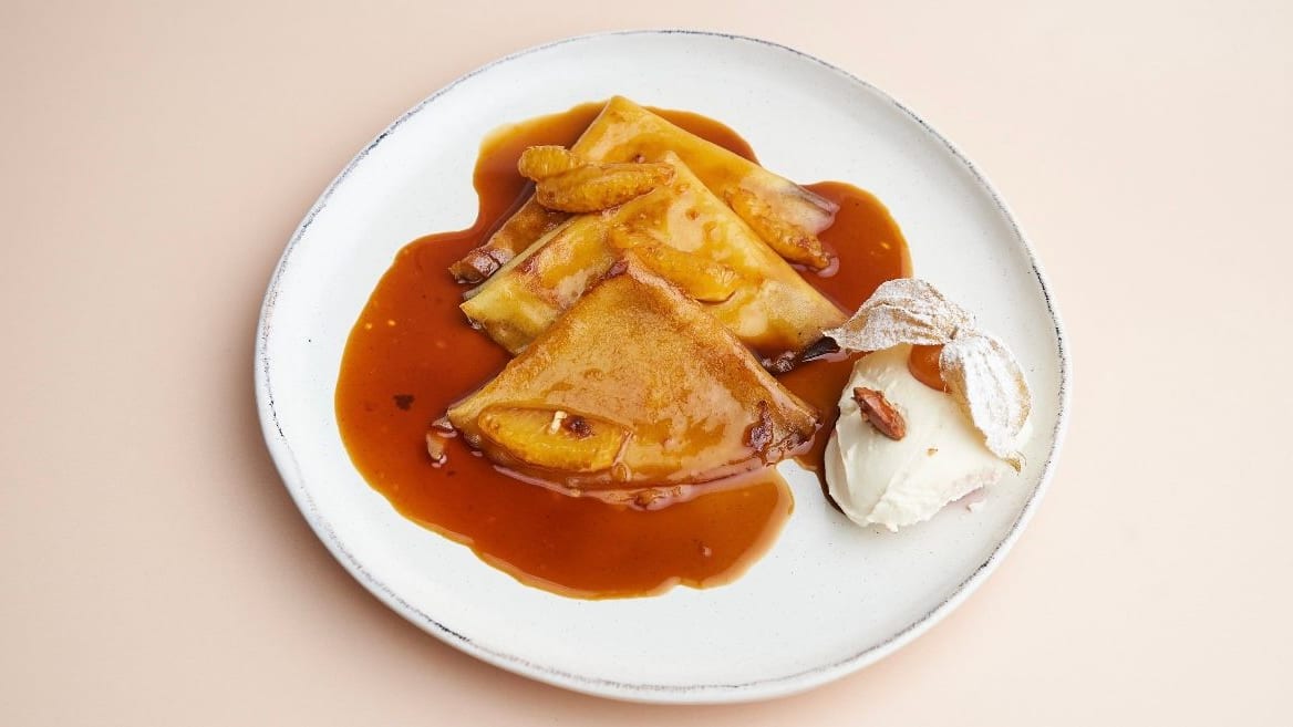 Crêpes mit Salzkaramell und karamellisierter Banane — Brunch by Sole, Berlin-Schöneberg